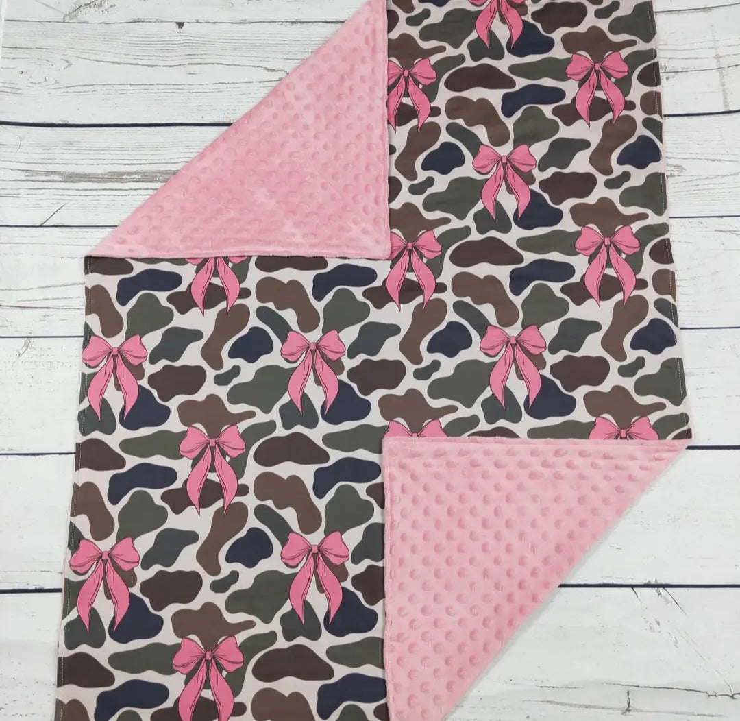 Girls Camo and Bows Infant/Toddler Blanket