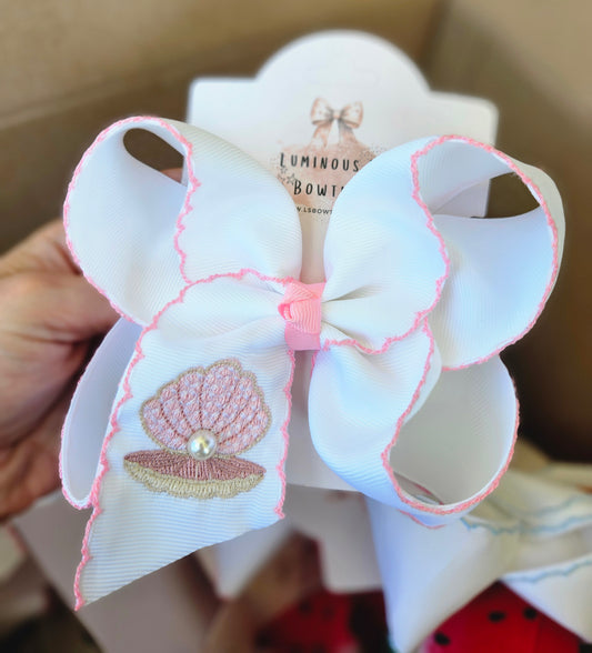 Clam Pearl Shell Clip Bow