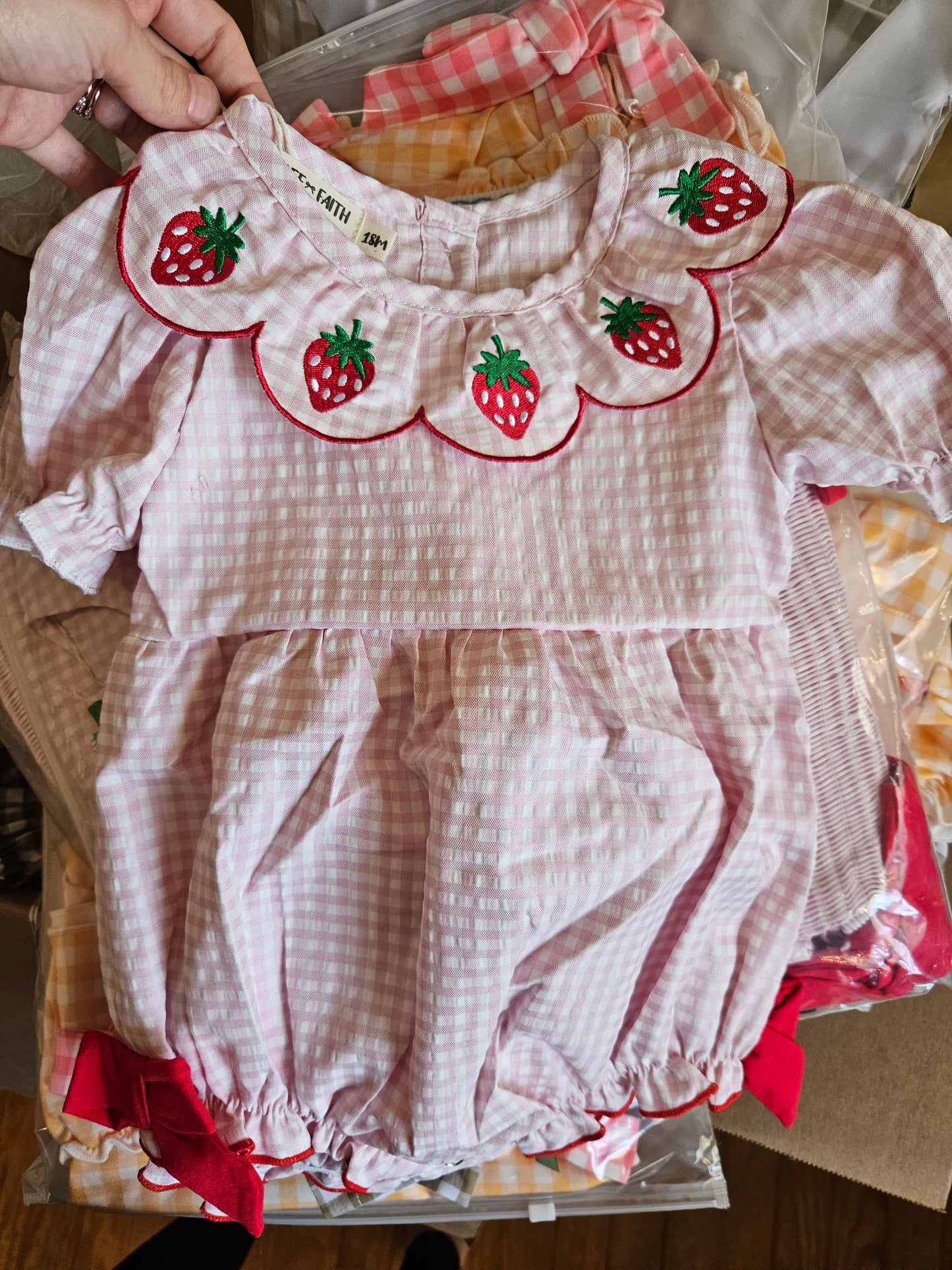 Strawberry Collar Spring Bubble #444