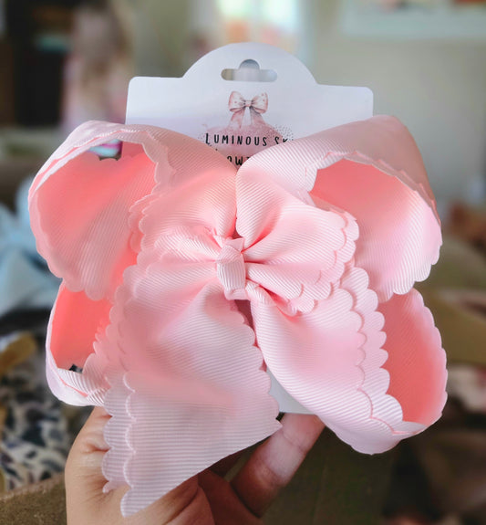 Large Pink Scallop Edge Clip Bow